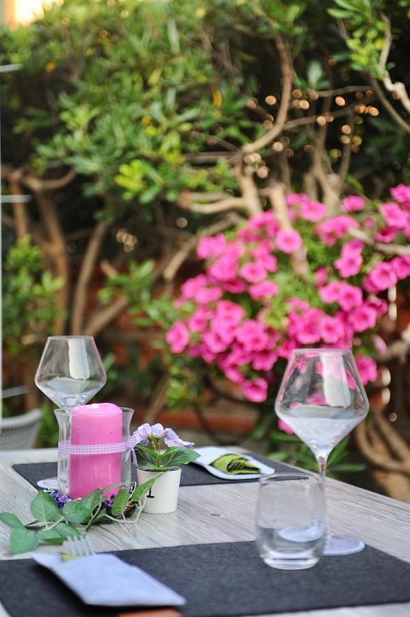 Hotel Le Giare Марина ди Пиетрасанта Екстериор снимка